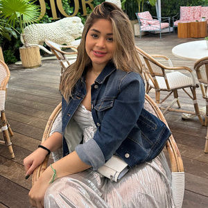 Meet your Posher, Emma valentina